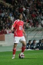 In the current club benfica played 2 seasons, during this time he played 26 matches and scored 12 goals. Rui Costa Magoado Com Declaracoes De Joe Berardo Futebolista Aceitou Pedido De Desculpas Do Empresario Publico