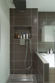 Salle De Bains Couloir Par L Architecte D Interieur Severine Kalensky Realisation Salle De Bains Couloir Salle De Bain Conceptions De Carrelage Salle De Bains