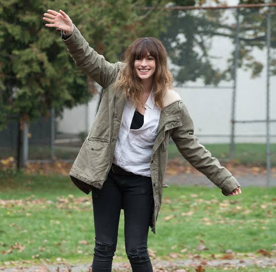 Colossal is a surprisingly mature film about addiction, toxic friends, and  big ol' monsters | Vox