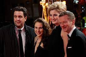 Sie machte 2008 ihr diplom in schauspielkunst in leipzig an der hochschule für musik und theater felix mendelssohn bartholdy. Promi Auflauf Auf Dem Roten Teppich Der Goldenen Kamera Mit Al Pacino