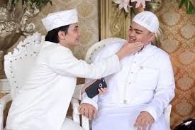Sebab, pengadilan agama cibinong baru memutuskan perceraiannya dengan larissa chou pada 16. Menikah Di Tengah Kondisi Rumah Tangga Alvin Faiz Dan Larissa Chou Yang Kandas Ameer Azzikra Gak Terganggu Dan Gak Kaget