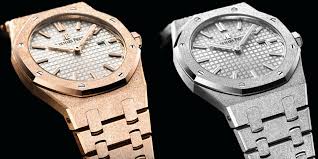 Hands on with the audemars piguet royal oak in frosted white gold Review Audemars Piguet Royal Oak Frosted Gold