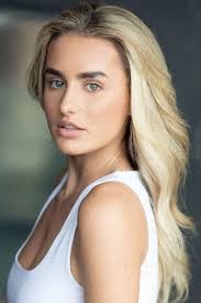 Amber Oney's Instagram, Twitter & Facebook