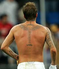 The soccer star 'david beckham' is no stranger to tattoo parlors, and by now the superstar has as many tats on his body as years on the clock. David Beckham Tattoo Bilder
