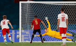 Các tuyển thủ thụy điển (phía sau) cản đường đi bóng của tiền đạo tây ban nha thiago alcantara trong trận đấu tại vòng chung kết euro 2020 ở seville, tây ban nha ngày 14/6/2021. Ba Lan Khiáº¿n Tay Ban Nha Lam Nguy Vnexpress Thá»ƒ Thao