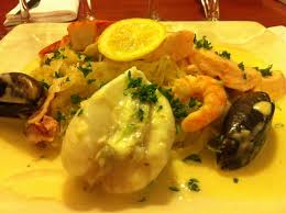 Choucroute De La Mer Joue De Lotte Lieu Fume Saumon Crevettes Et Moules Choucroutedelamer Choucroute De La Mer Recette Poisson Cuisine