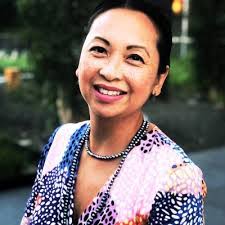 Julia Peppard's Instagram, Twitter & Facebook