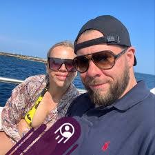 Laurence Juarez's Instagram, Twitter & Facebook