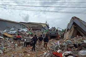 Pada april 1967 gempa magnitudo 6,3 dan februari 1969 gempa bermagnitudo 6,9 menurut bmkg dan bnpb, gempa yang terjadi bermagnitudo 6,2 di majene yang berdampak hingga mamuju adalah. Cerita Direktur Akademi Psm Makassar Yang Jadi Korban Gempa Mamuju Dan Majene Bolasport Com