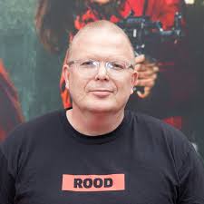 Deze bekende schrijfster is de nicht van Jan Roos