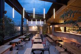 Located In Roma Norte Balmori Was Built In Order To Give The Locals A Haven Away From The Crowded Streets Balmo Rooftop Design Rooftop Bar Rooftop Restaurant