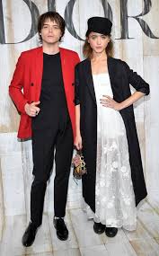 Couple Goals From Fashion Police Stranger Things Co Stars And Real Life Couple Charlie Heaton And Natalia Dyer Step Nancy Stranger Things Natalie Dyer Fashion