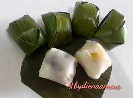 Nasi daun pisang biasanya dihidang dengan nasi putih atau nasi parboil dan diletakkan bersama tiga pilihan lauk bersayur yang sering kali terdiri daripada peria, labu air dan labu disamping acar, raita atau rasam. Resepi Kuih Koci Confirm Terlajak Sedap Lagi Padu