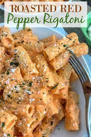 Creamy Savory Sweet Roasted Red Pepper Sauce That Comes Together With A Handful Of Ingredients And Uncreamy Savor Hidangan Pasta Resep Vegetarian Resep Pasta