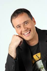 Largometraje Video - Jeringa (Alberto García Henao) – humorista, actor.  Medellín, Antioquia, Colombia – 53 años. Programas de tv.: Sábados Felices,  Sábado Gigante de don Francisco, Los Metiches de Univisión. | Facebook