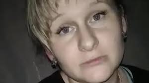 Wcráin: 'Rhaid dianc neu aros yn Mariupol a marw'