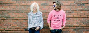 Můj příběh je o hledání psího štěstí a také o… Za Sny Se Vydali Karin A Richard Krajcovi Mistni Kultura