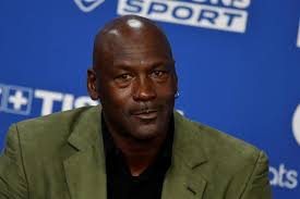 Michael Jordan lucra R$ 37 milhões com chegada de Messi ao PSG; entenda