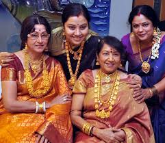 Having worked in over 500 films in five languages, the actress was well known in the industry, especially in kannada films. Yesteryear Kannada Actress Bharati Vishnuvardhan Jayanthi Padmaja Rao And Tara Pose During Antique Jewe Kannada Actress Antique Gold Jewelry Indian Actresses