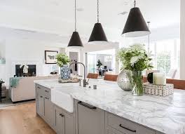 Grey And White Marble Top Island Kitchen With Grey And White Marble Top Island The Countertop Is Ca Kitchen Design Kitchen Cabinet Design Kitchen Inspirations