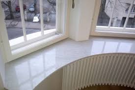 Die Fensterbanke Aus Marmor Sind Sehr Dekorativ Und Werden Seit Jahrhunderten Im Innenbereich Eingesetzt Http Www Sil Marmor Fensterbank Marmor Fenster