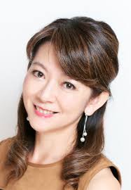 ゲスト 富永美樹 miki tominaga 歌 との出会いが人生を変えた 型に捉われない柔らかで豊かな感性を持ち 様々な人生経験を生かして 音楽にも 美 を追求する 子供の頃からピアノと歌が好きで 中高校時代には演劇部に所属 またロックが好きで高校時代にはロック