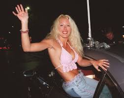 Loana 36 Ans Qu Est Elle Devenue Depuis Loft Story Puretrend