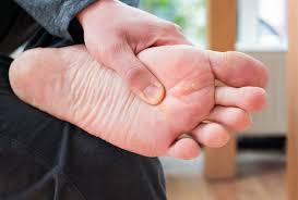Multiple recalcitrant warts represent a continuing therapeutic challenge for both patients and physicians. 8 Home Remedies For Plantar Warts Emedihealth
