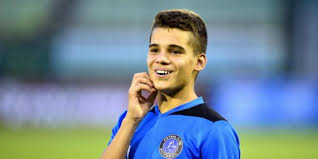 Maybe you would like to learn more about one of these? Doi Tineri Fotbalisti Romani In Cursa Pentru Importantul Premiu Goden Boy 2017 Jurnalul Prahovean