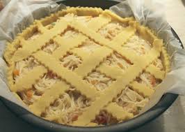 Preparazione pastiera di pasta dolce cuocere e salare la pasta normalmente come se si volesse preparare un piatto di spaghetti scolare l'acqua il cedro lo su può aggiungere grattugiato o a pezzetti. Corso Italia News Pastiera Di Tagliolini Corso Italia News