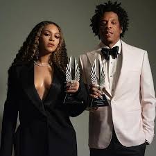 He first started releasing records in the late 1980s. Jay Z E O 1Âº Artista Do Hip Hop A Valer Mais De Us 1 Bilhao Diz Forbes 03 06 2019 Uol Entretenimento