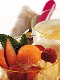 Couscous Aux Fruits Et Yaourt Au Miel De Citronnier Facon Saykouk Recette En 2020 Couscous Alimentation Fruits