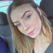 Amanda Maia (@amandamaiia_)