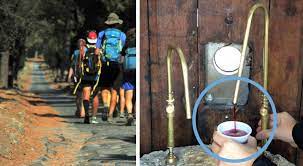 Fotos, lagepläne, beschreibungen und bewertungen für ihren idealen urlaub. Ein Brunnen Der 24h Am Tag Gratis Wein Spendet In Diesem Italienischen Dorfchen Ist Es Realitat Curioctopus De