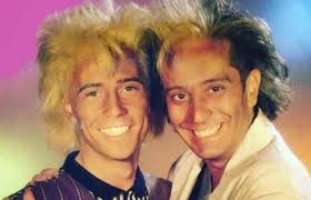 De ataques nucleares a... ¿un himno satánico?: 10 grandes canciones de  verano que no podemos olvidar