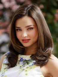 How 15 Celebrities Style Their Medium Length Hair Miranda Kerr Hair Medium Length Hair Styles Medium Hair Styles