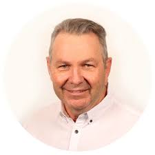 Meet the team: Dr. Richard Longbottom is a renowned specialist in Implant  Dentistry, Perioscopy and Periodontology. Richard completed his  undergraduate education at Otago University in 1981, and continued his  postgraduate training at