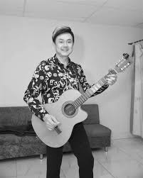 Đức thịnh gặp gỡ, làm việc với chí tài từ những live show hài, rồi trở thành đạo diễn cho hai live show gần đây nhất. X Kcxteb4sqp6m