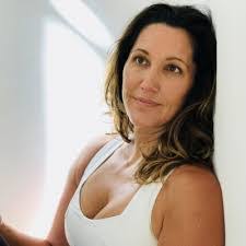 Lauren Eckstrom's Instagram, Twitter & Facebook