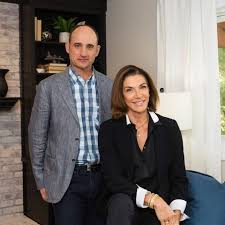 This bathroom was a decent size but needed a facelift to get rid of the childish ocean theme and old fixtures. Love It Or List It Home Facebook