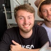 100+ perfiles de «Dillingham»