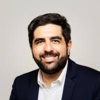 Vivian Mohr's Instagram, Twitter & Facebook