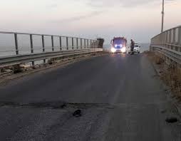 Furgone investe due giovani a piedi. Calcinacci Da Un Cavalcavia Dell Autostrada A12