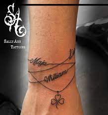Bracelet Bracelettattoo Linetattoo Fineline Finelinetattoo Finelinebracelet Fine Bracelet Tattoos With Names Name Tattoos On Wrist Wrist Bracelet Tattoo