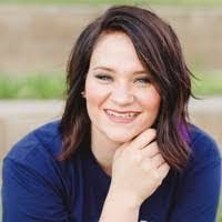 Sara Dever's Instagram, Twitter & Facebook