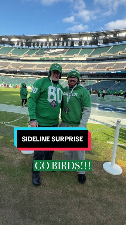 Giving this father and son a gameday experience they’ll never forget  #eagles #nfl #sidelinesurprise