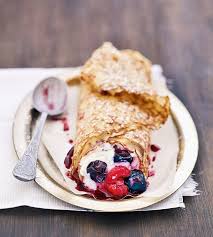 Crepes Aux Fruits Rouges Et A La Ricotta Alimentation Recettes Sucrees Recettes Aux Fruits