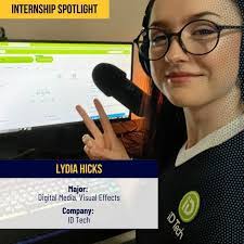 Lydia Hicks's Instagram, Twitter & Facebook