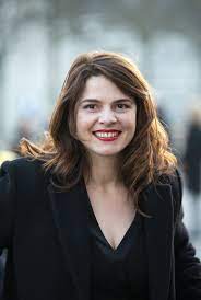 Maybe you would like to learn more about one of these? Direktorin Anita Hugi Tritt Ab Wechsel Bei Solothurner Filmtagen