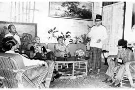 Latar Belakang Terjadinya Peristiwa Rengasdengklok 16 Agustus 1945 –  Gramedia Literasi